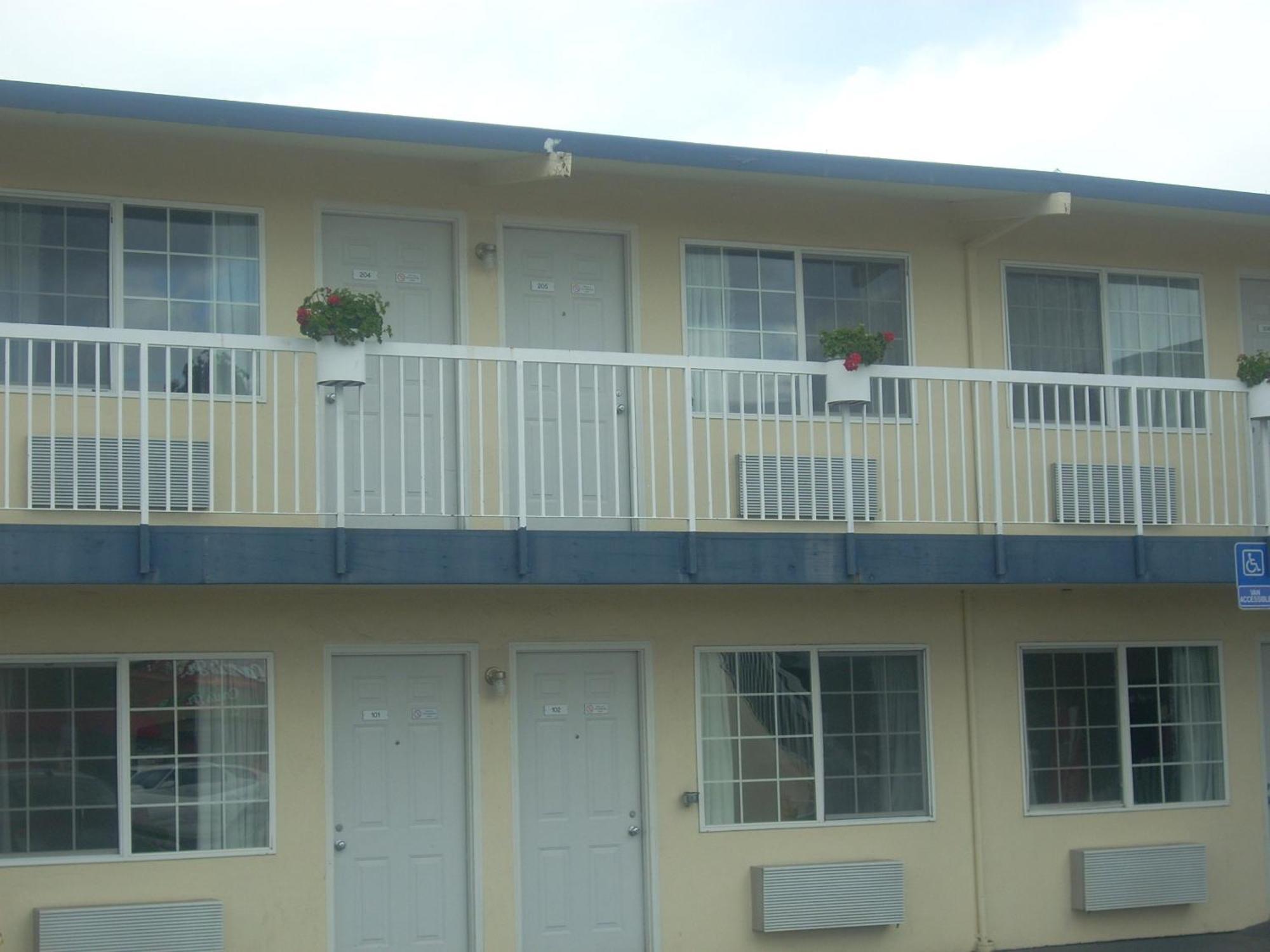 Economy Inn Seaside Exterior photo
