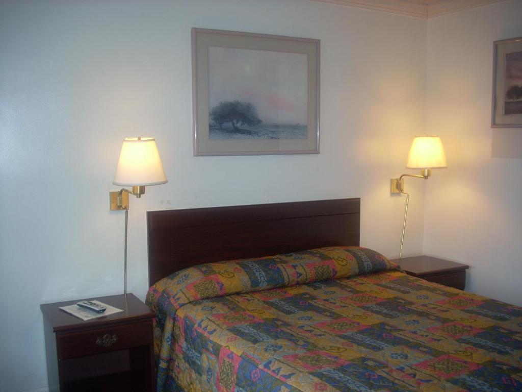 Economy Inn Seaside Exterior photo